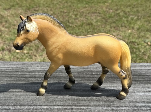 Breyer horse henry - henry, fjord