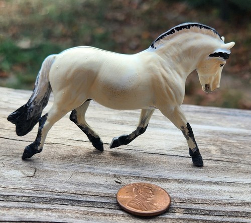 Custom breyer horse sm - breyer, cm