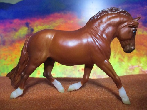 Breyer 2022 chestnut - cc,